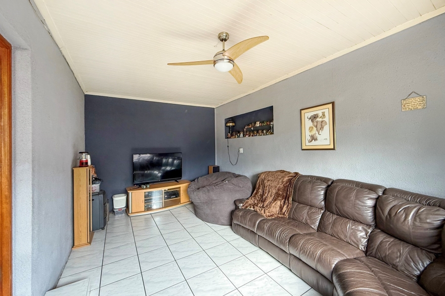 4 Bedroom Property for Sale in Bothasig Western Cape